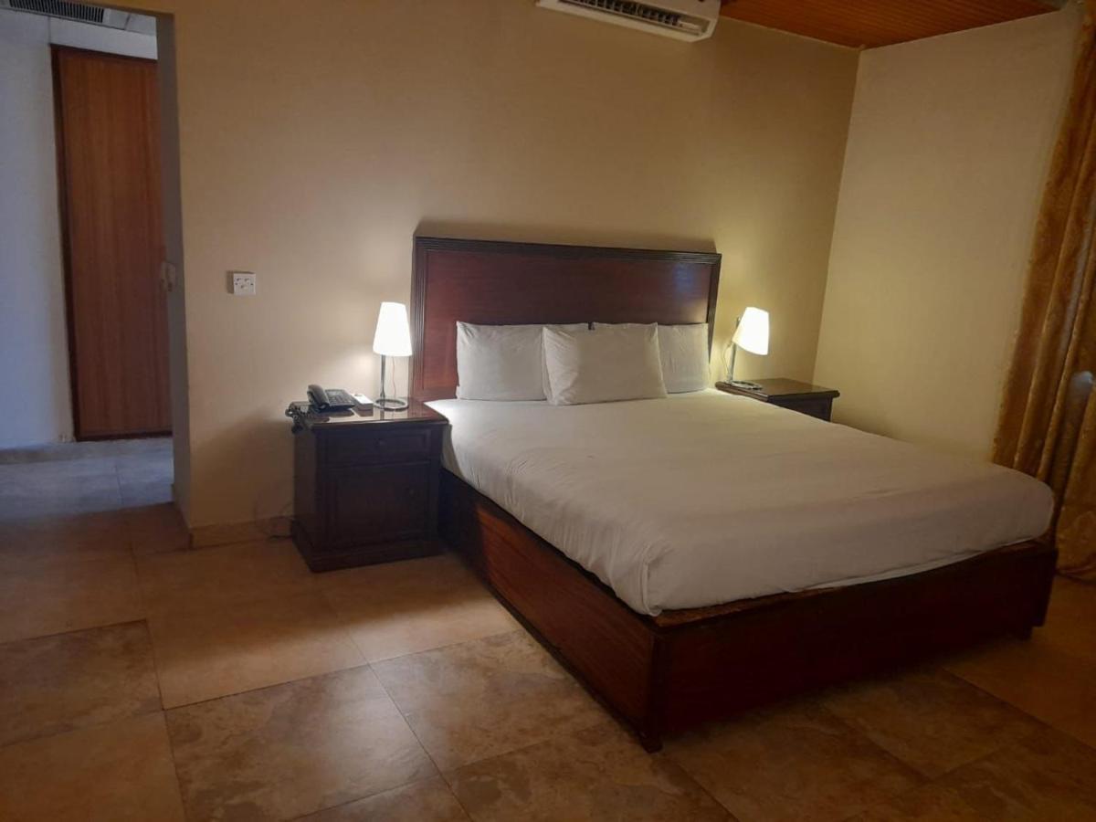 Shalimar Tower Hotel Lahore Eksteriør billede